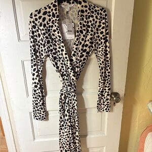 Diane Von Furstenberg NWT Long Sleeve Wrap Dress